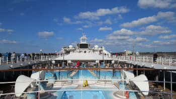 Cruise pool deck